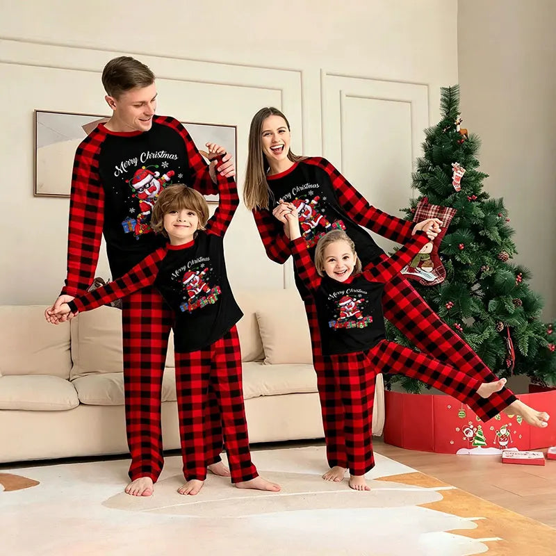 Pijamas navideños familiares a juego